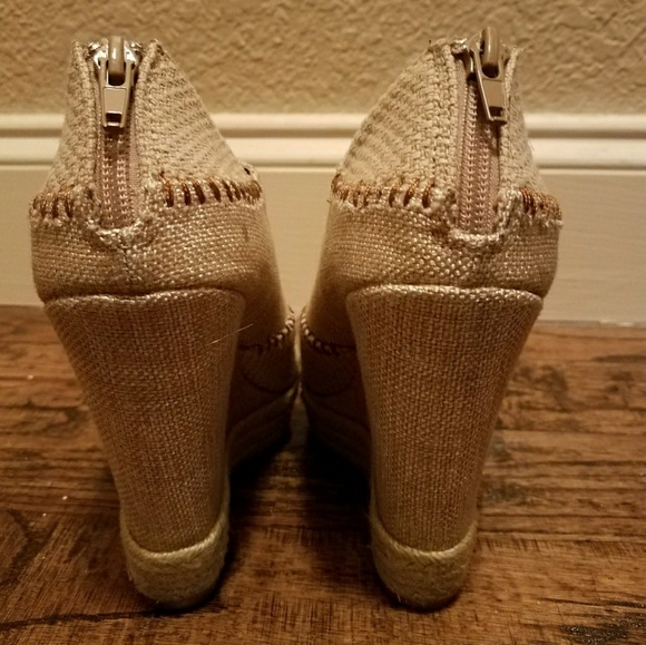 Wedge Heels - Picture 4 of 4